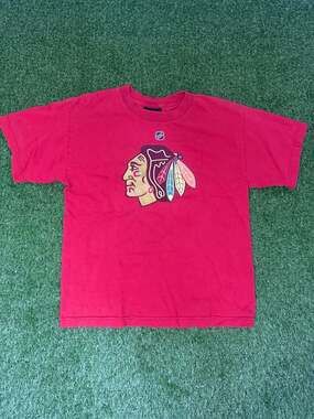 Vintage Reebok NHL Chicago Blackhawks Jonathan Toews #19 Red T-Shirt